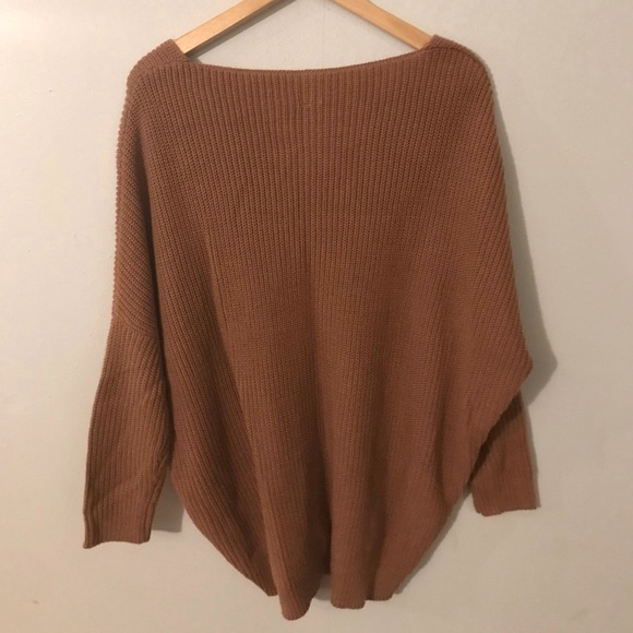 NWOT CHARLOTTE RUSSE SWEATER - Picture 2 of 2